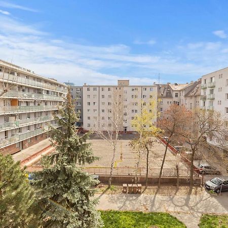 Lam Concrete - Ac - Balcony Lejlighed Bratislava Eksteriør billede